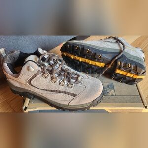 NIB Columbia Summit Crest shoes